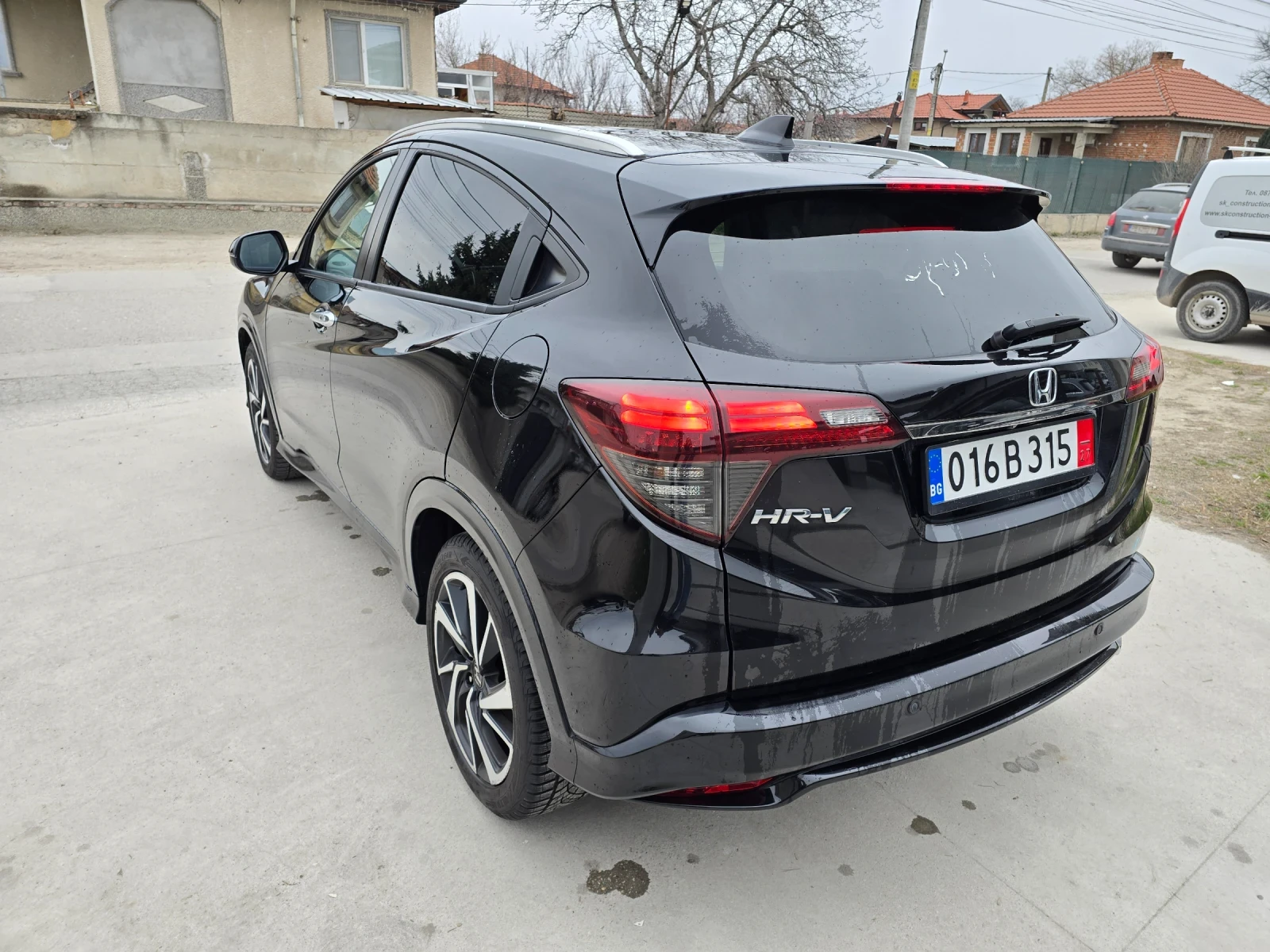 Honda Hr-v 1.5 i-VTEC Executive NAVI КОЖА Подгрев, снимка 5 - Автомобили и джипове - 53736528
