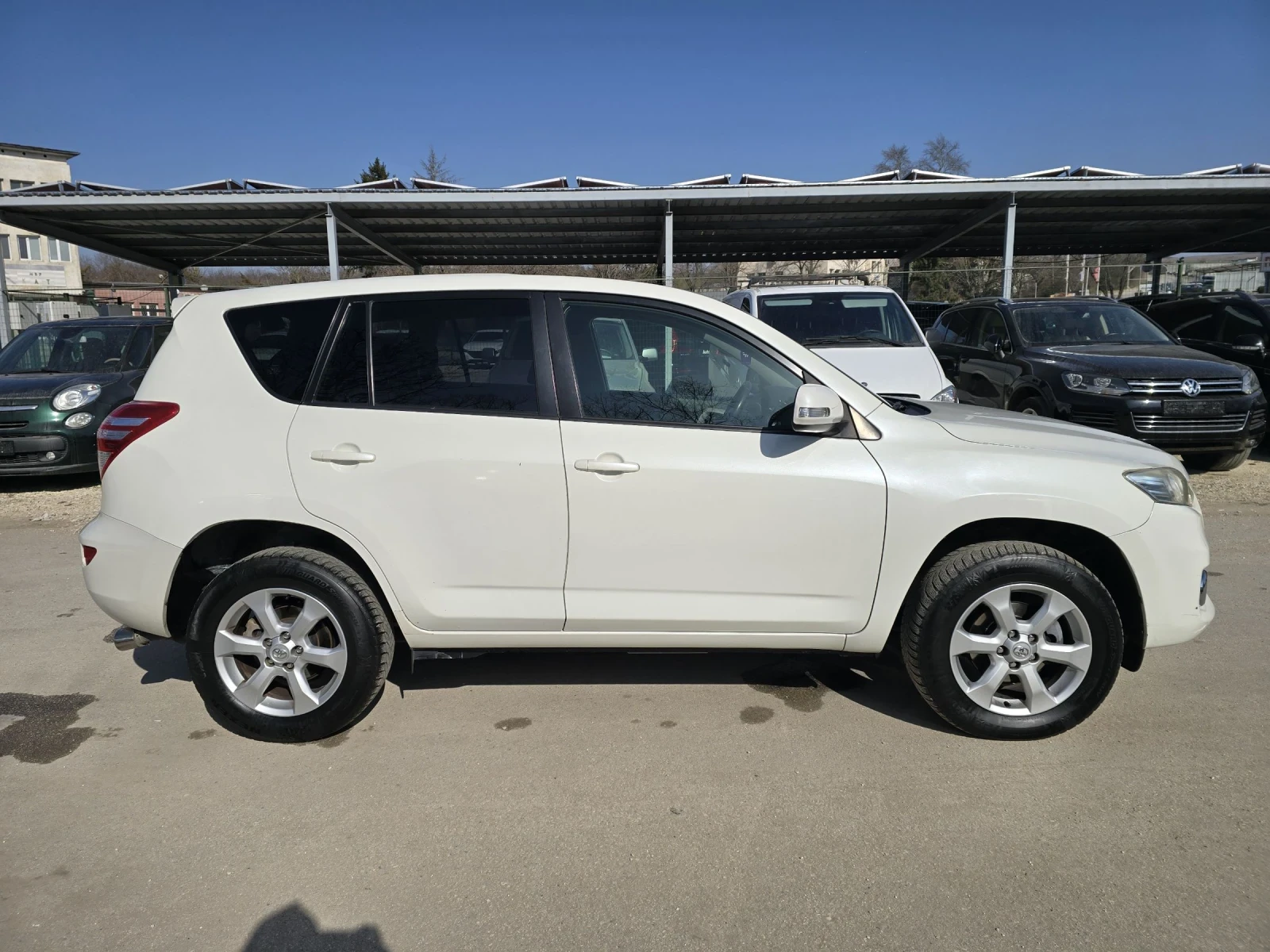 Toyota Rav4 2.2d 150к.с Топ състояние , снимка 8 - Автомобили и джипове - 53837515