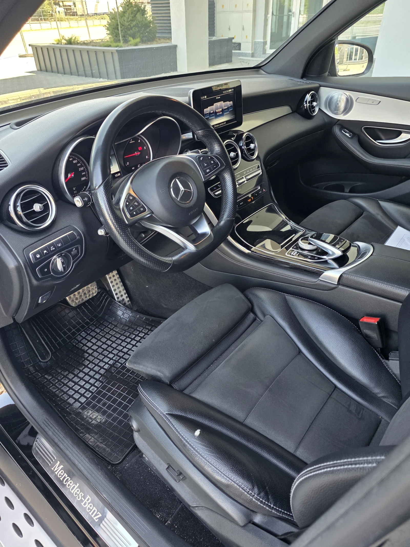 Mercedes-Benz GLC 250, снимка 9 - Автомобили и джипове - 54343044