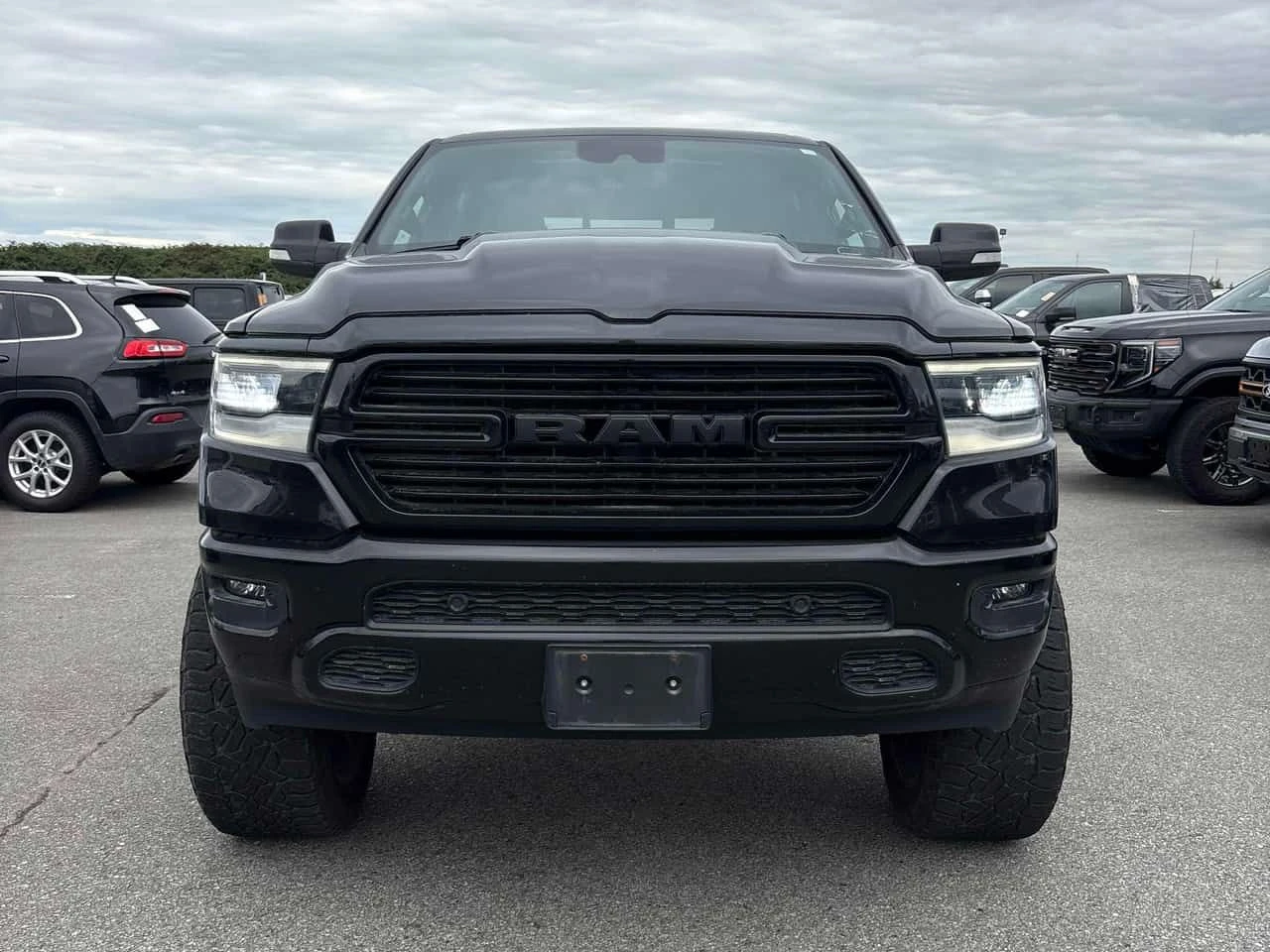 Dodge RAM 1500 Sport / CARFAX / АВТОКРЕДИТ , снимка 6 - Автомобили и джипове - 55538780
