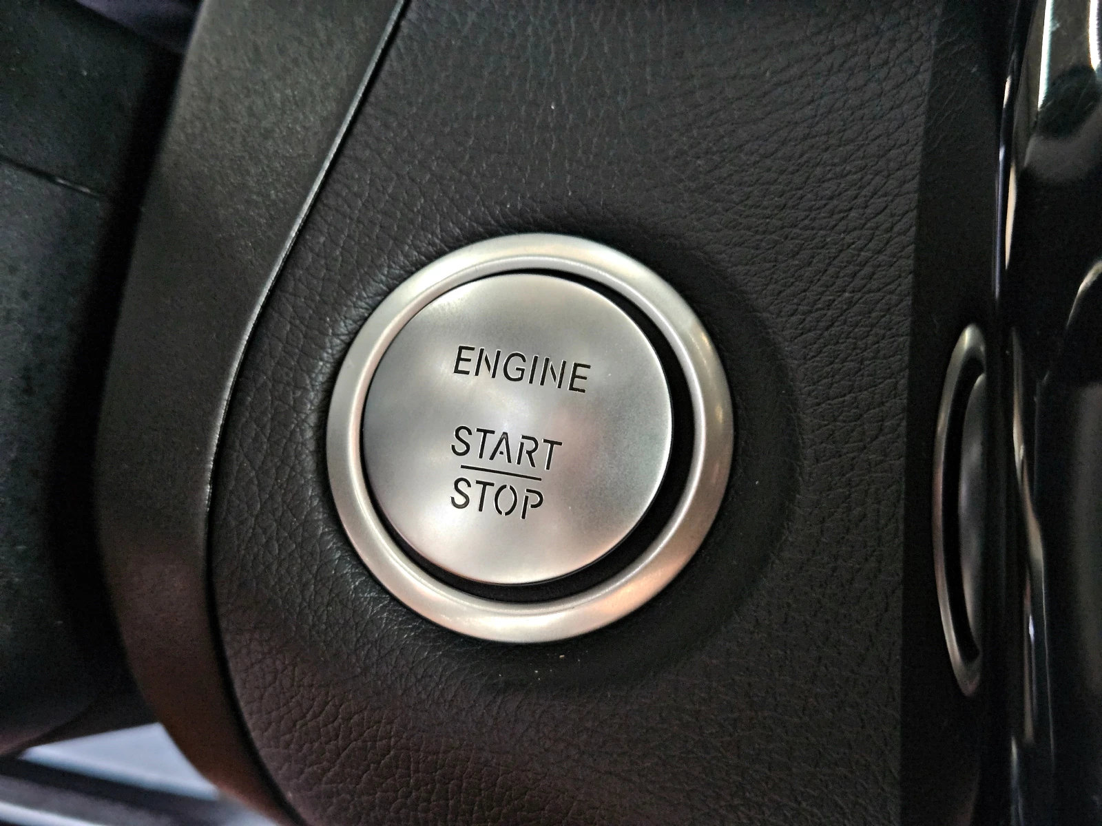 Mercedes-Benz GLC 350 AMG/COUPE/9G/GERMANY/CAMERA/AMBIENT/KEY GO/LIZING, снимка 12 - Автомобили и джипове - 56177595