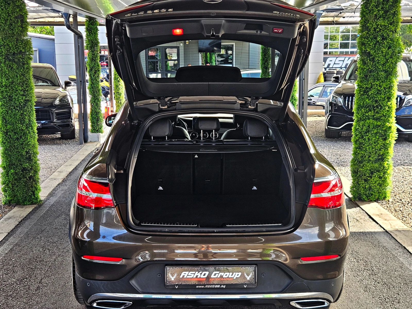 Mercedes-Benz GLC 350 AMG/COUPE/9G/GERMANY/CAMERA/AMBIENT/KEY GO/LIZING, снимка 8 - Автомобили и джипове - 56177595