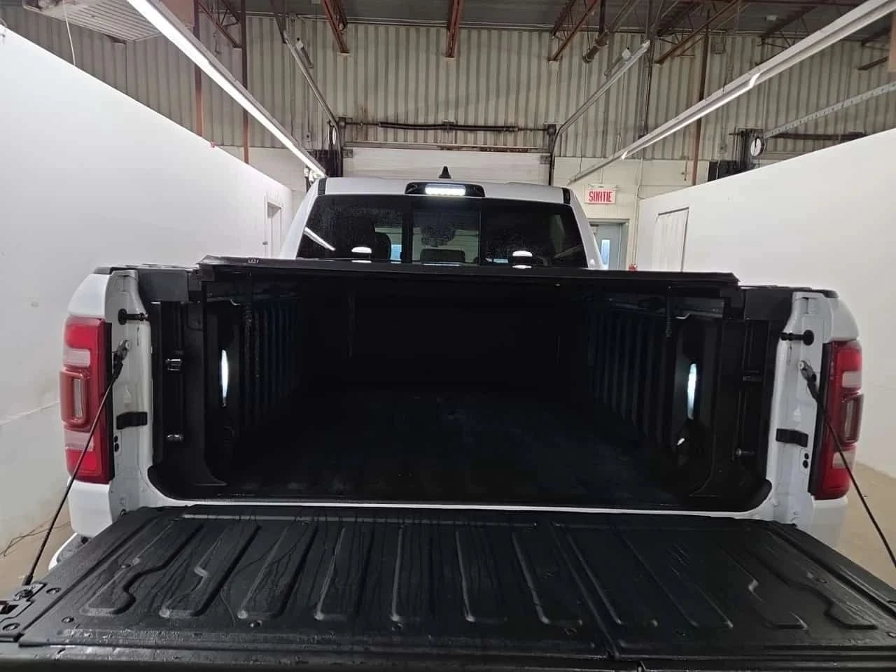 Dodge RAM 1500, снимка 14 - Автомобили и джипове - 56740090