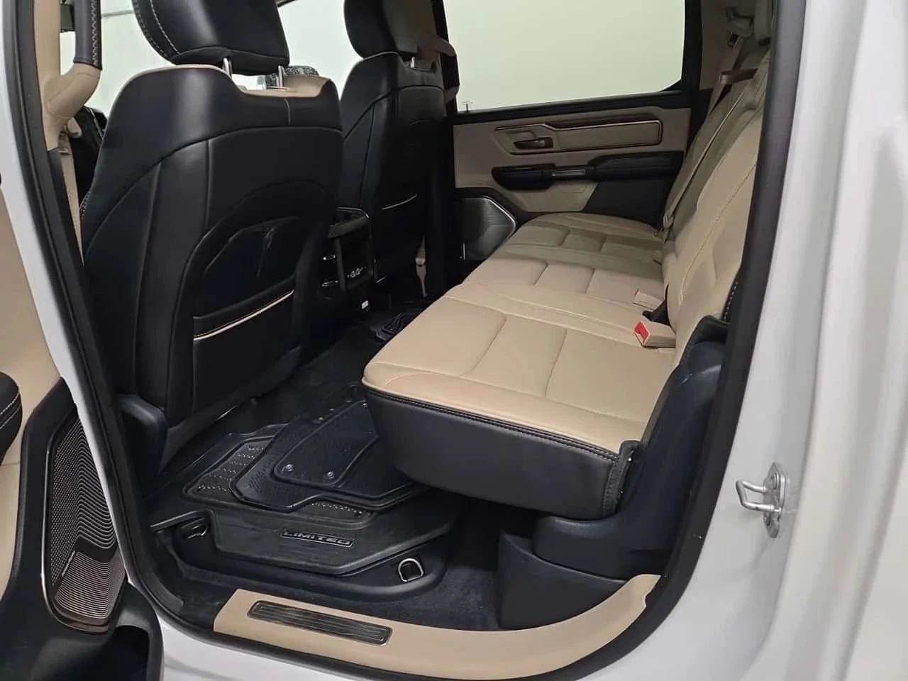 Dodge RAM 1500, снимка 12 - Автомобили и джипове - 56740090