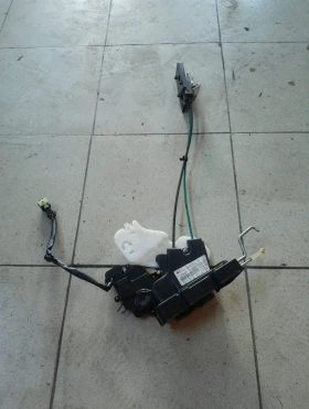 Брава врата предна лява Киа Карнивал