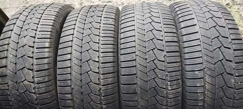 Гуми Зимни 245/50R19, снимка 1 - Гуми и джанти - 35125499