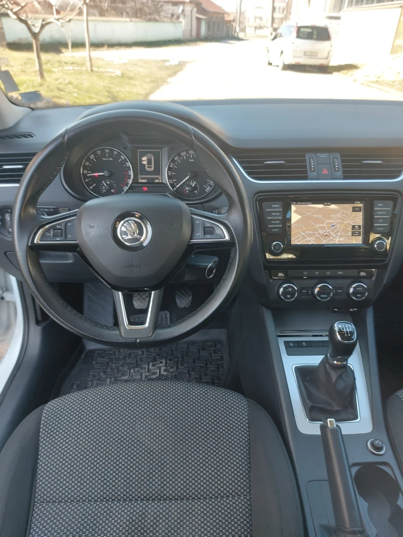 Skoda Octavia, снимка 13 - Автомобили и джипове - 49378942