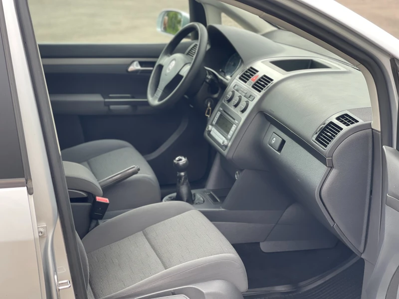 VW Touran 1.9TDi Face, снимка 10 - Автомобили и джипове - 51047894