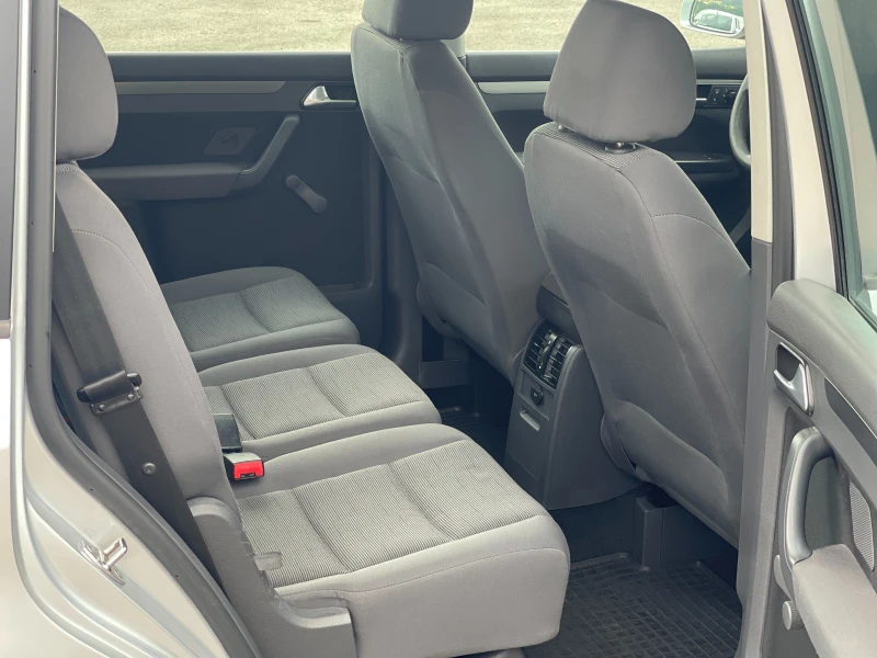 VW Touran 1.9TDi Face, снимка 9 - Автомобили и джипове - 51047894