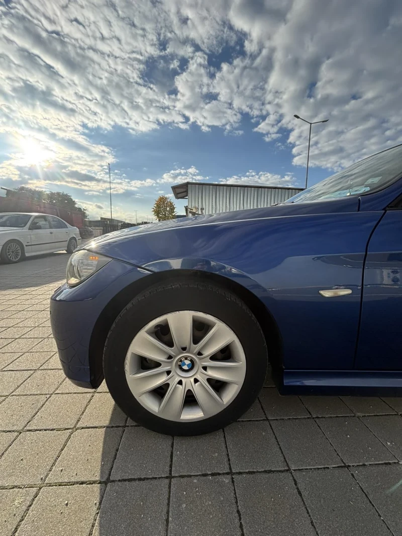 BMW 318 Фейслифт, снимка 3 - Автомобили и джипове - 52060837