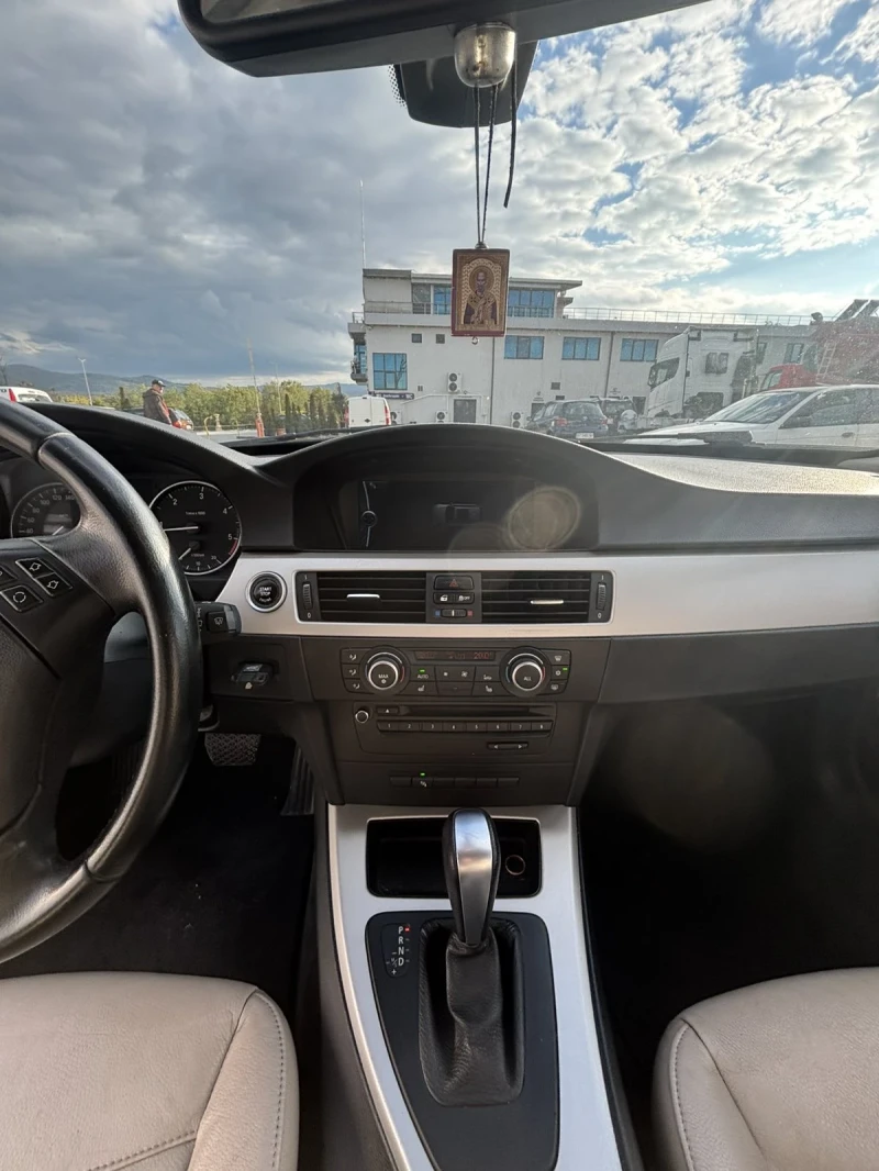 BMW 318 Фейслифт, снимка 14 - Автомобили и джипове - 52060837