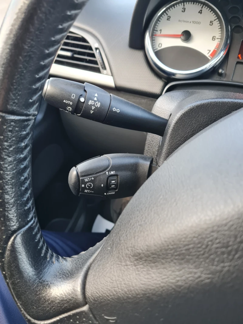 Peugeot 207 1.4куб. 90к.с. 2008г. , снимка 13 - Автомобили и джипове - 52664669