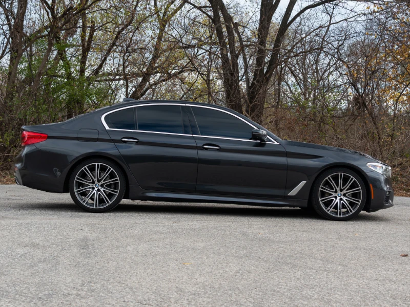 BMW 540 XDrive* Keyless* Кожа* NAVI* Безупречно състояние*, снимка 5 - Автомобили и джипове - 53102706