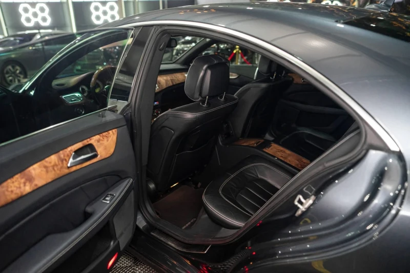 Mercedes-Benz CLS 350 D 4MATIC FULL AMG LINE H&K ЛИЗИНГ 100%, снимка 15 - Автомобили и джипове - 53219745