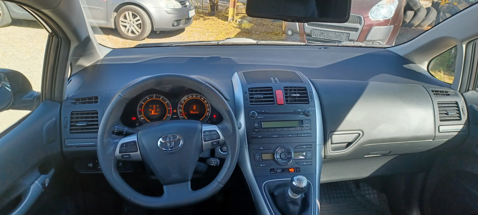 Toyota Auris             102 000км. - изображение 9