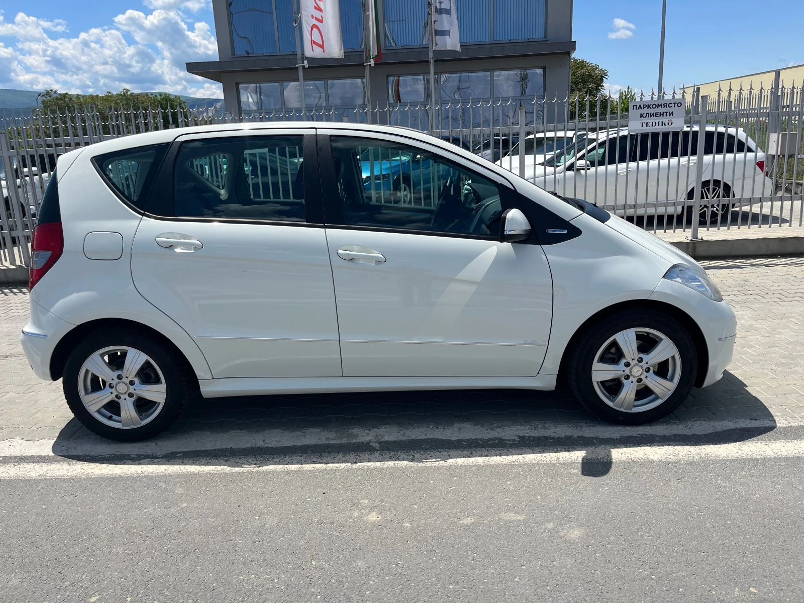 Mercedes-Benz A 160 i 95k.c - изображение 4