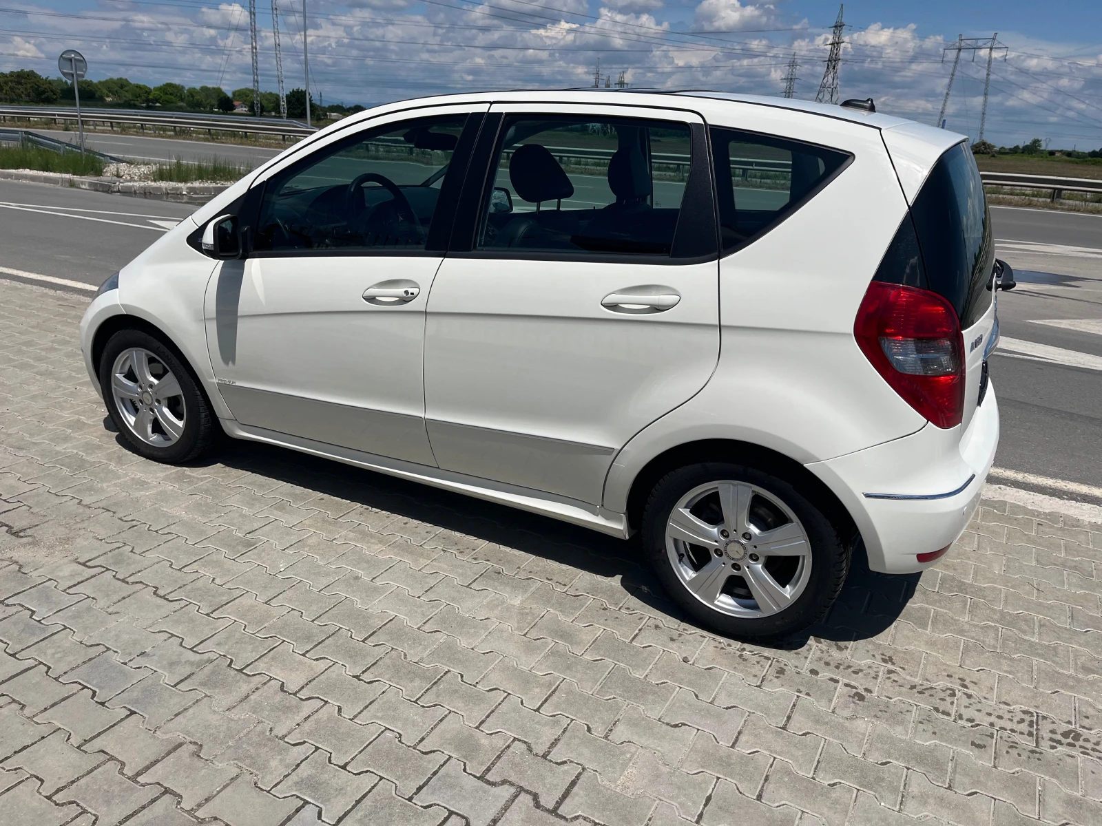 Mercedes-Benz A 160 i 95k.c - изображение 3