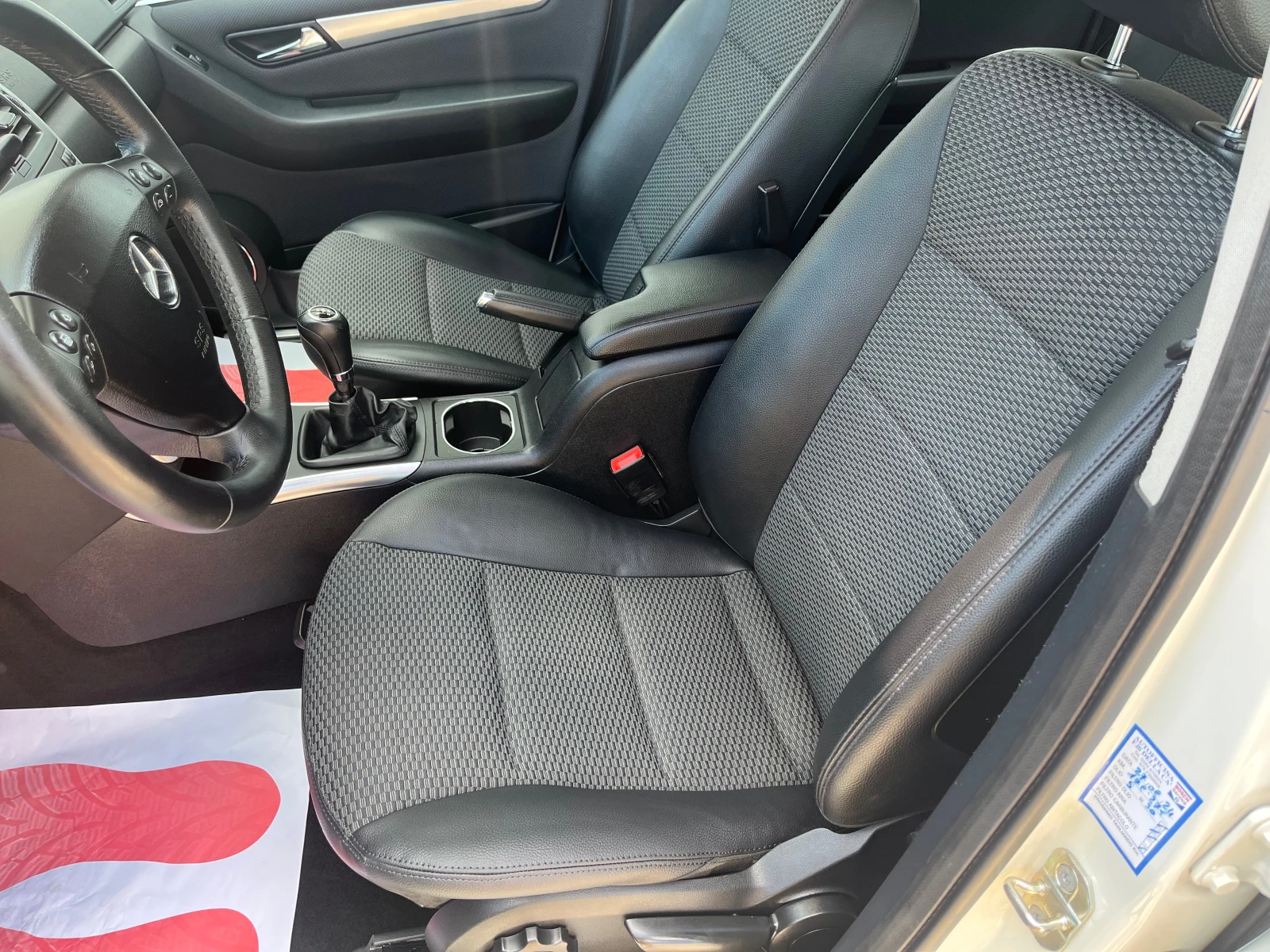 Mercedes-Benz A 160 i 95k.c - изображение 7