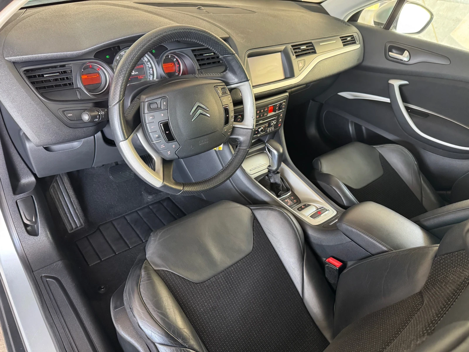Citroen C5 1, 6 THP TURBO* FACELIFT* КОЖА* НАВИГАЦИЯ* EURO 5 - изображение 9