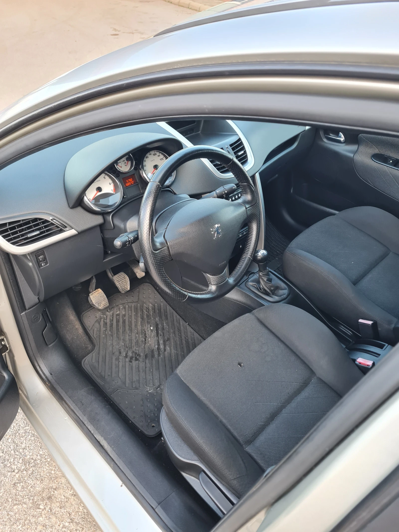 Peugeot 207 1.4куб. 90к.с. 2008г.  - изображение 6