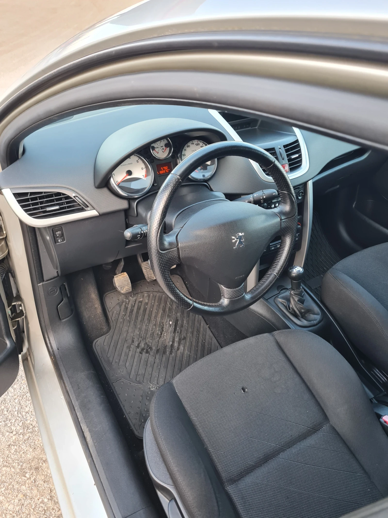 Peugeot 207 1.4куб. 90к.с. 2008г.  - изображение 7