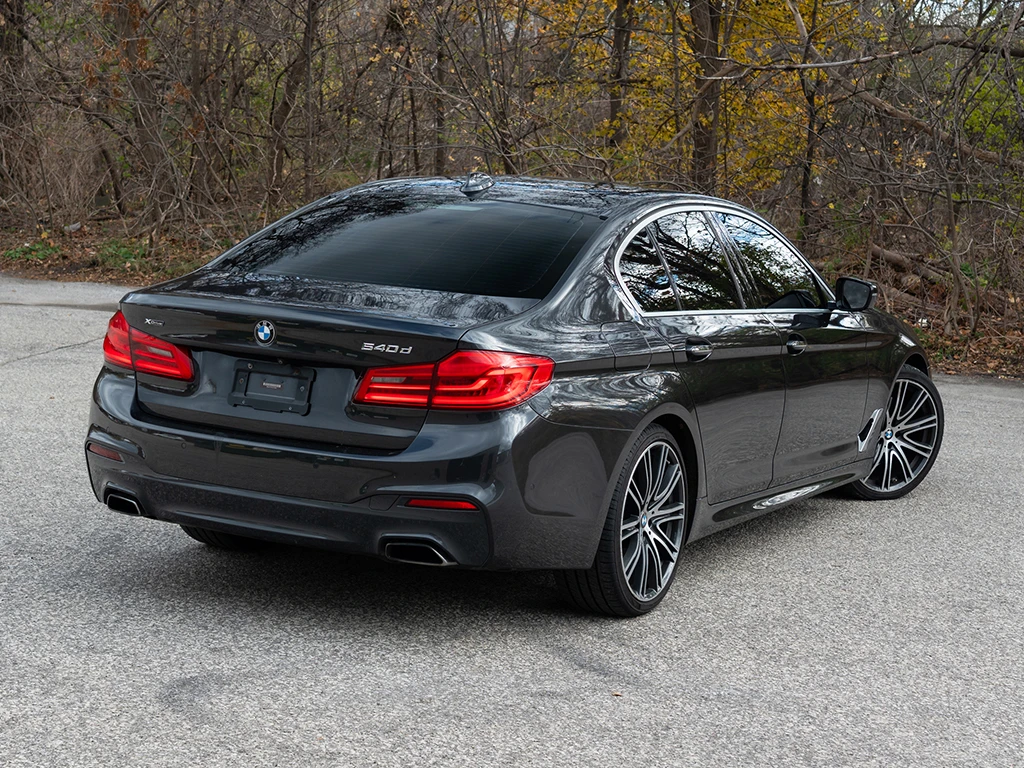 BMW 540 XDrive* Keyless* Кожа* NAVI* Безупречно състояние* - изображение 3