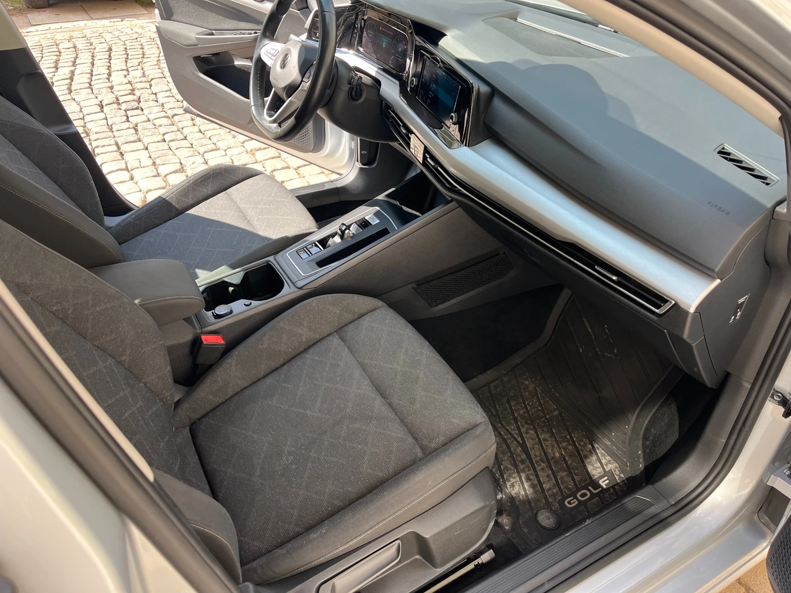 VW Golf 1.5 TSI ГАРАНЦИЯ, снимка 10 - Автомобили и джипове - 53862560