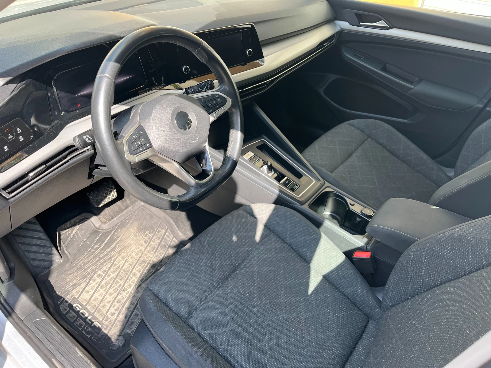 VW Golf 1.5 TSI ГАРАНЦИЯ, снимка 6 - Автомобили и джипове - 53862560