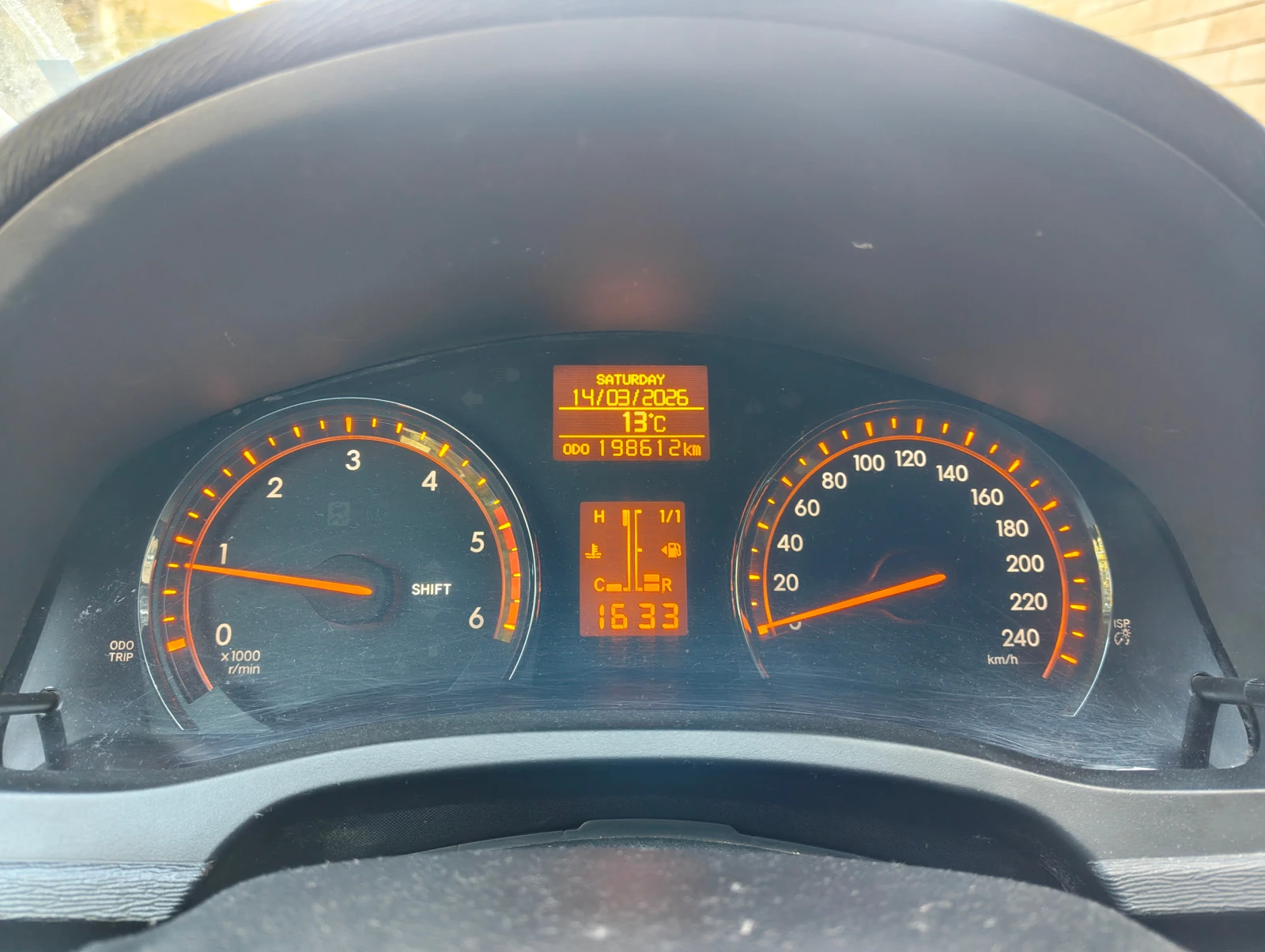 Toyota Avensis 2.2D 150ps EURO5B oбслужен, снимка 8 - Автомобили и джипове - 54002740