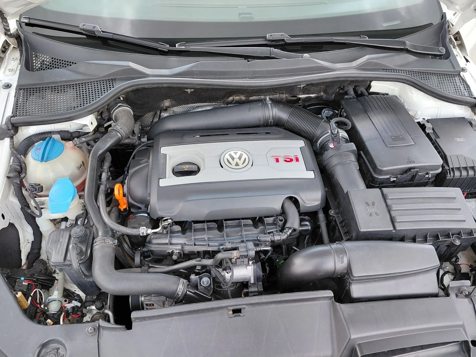 VW Scirocco 2.0TSI , снимка 7 - Автомобили и джипове - 54164034