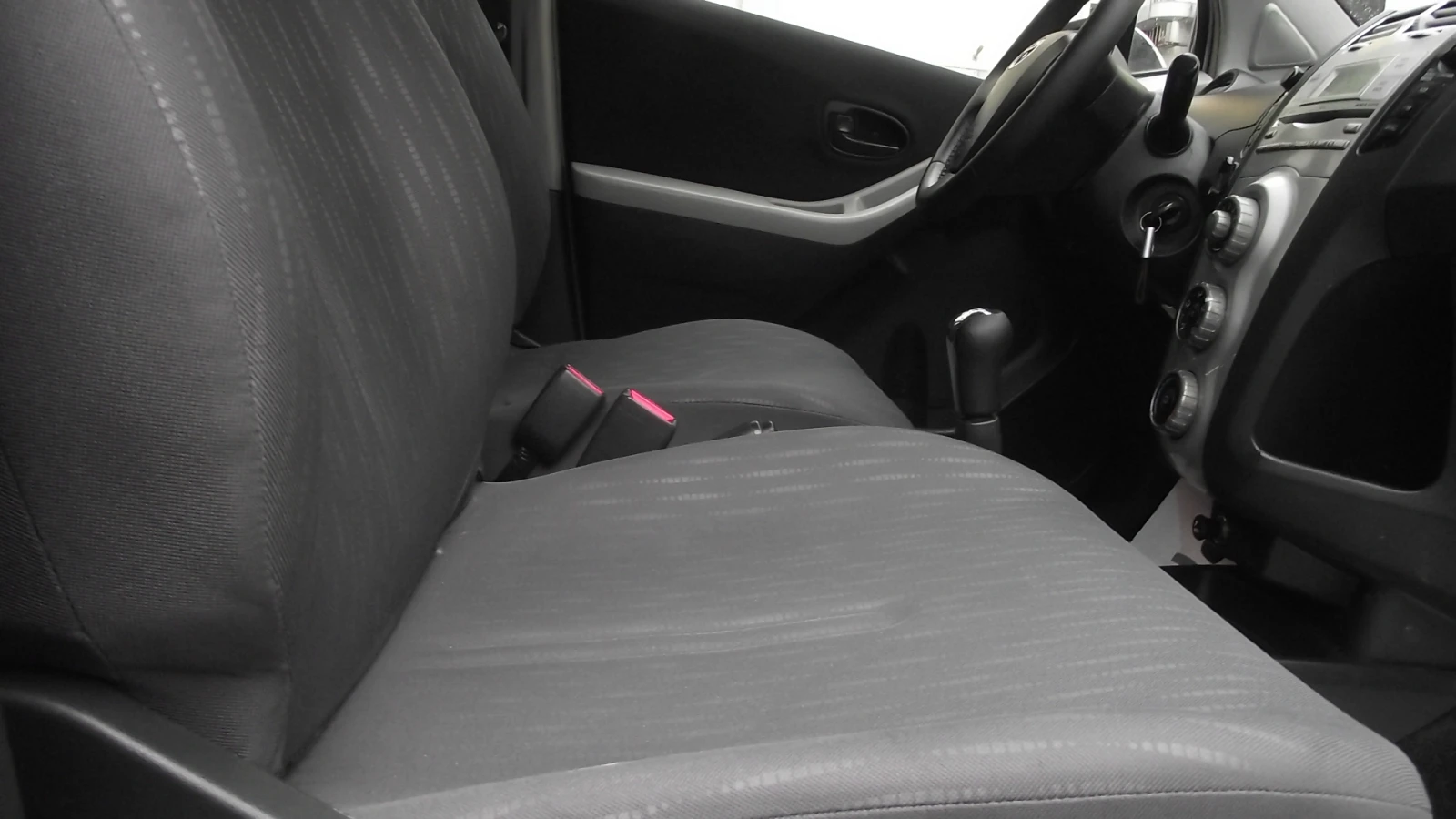Toyota Yaris 1.4.d4d.90.k.c.5.100 km., снимка 14 - Автомобили и джипове - 54774297