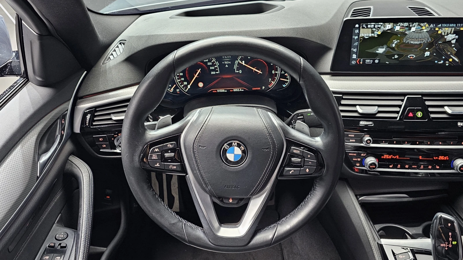 BMW 530 HUD* ЕЛ. БАГАЖНИК* BLIND SPOT* ЛЮК* КРАЙНА ЦЕНА, снимка 13 - Автомобили и джипове - 55344747