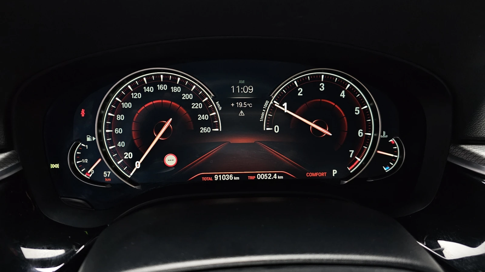 BMW 530 HUD* ЕЛ. БАГАЖНИК* BLIND SPOT* ЛЮК* КРАЙНА ЦЕНА, снимка 8 - Автомобили и джипове - 55344747