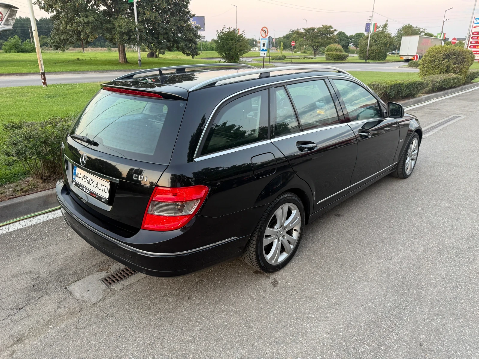 Mercedes-Benz C 220 ОМ646 Авангард, снимка 7 - Автомобили и джипове - 55557545