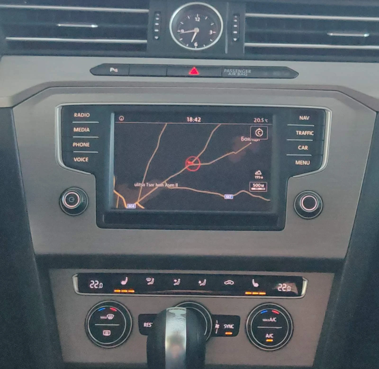 VW Passat VW Passat B8 2.0TDI R-line * LED* NAVI* ACC* USB, снимка 15 - Автомобили и джипове - 55600145