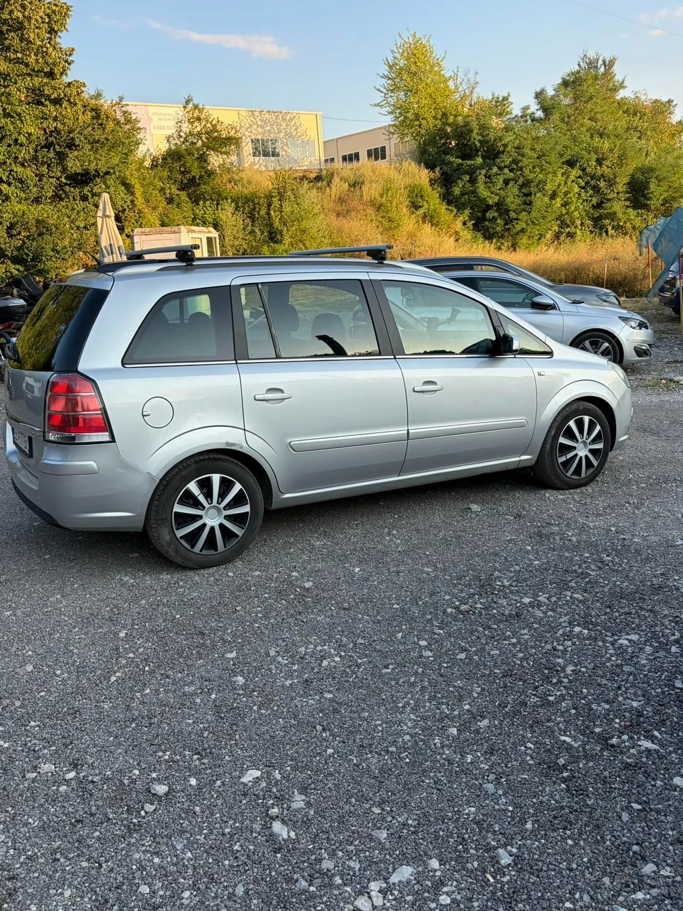 Opel Zafira 1.9 Дизел , снимка 6 - Автомобили и джипове - 56137668