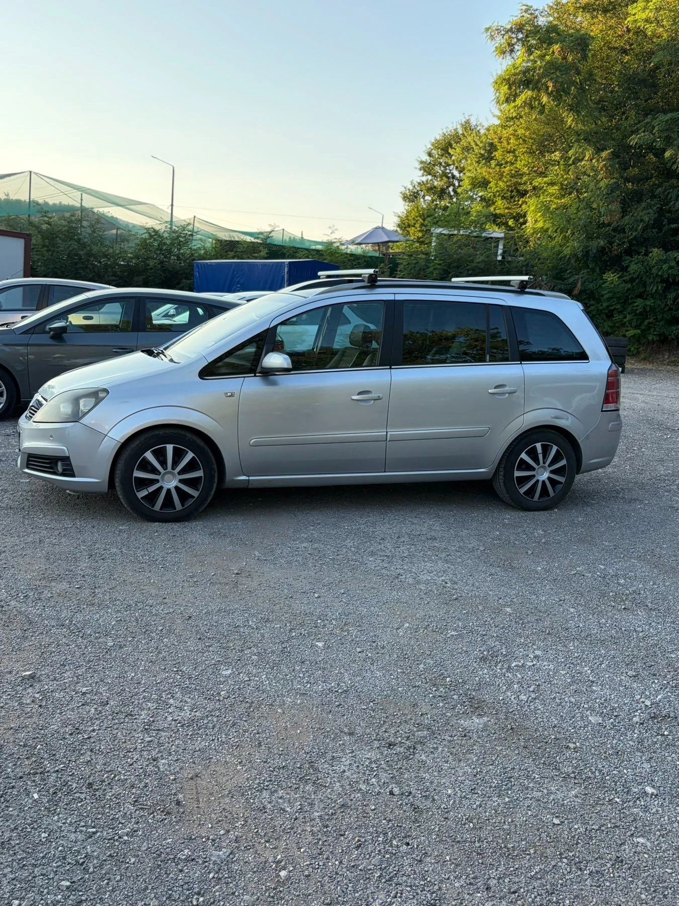 Opel Zafira 1.9 Дизел , снимка 3 - Автомобили и джипове - 56137668