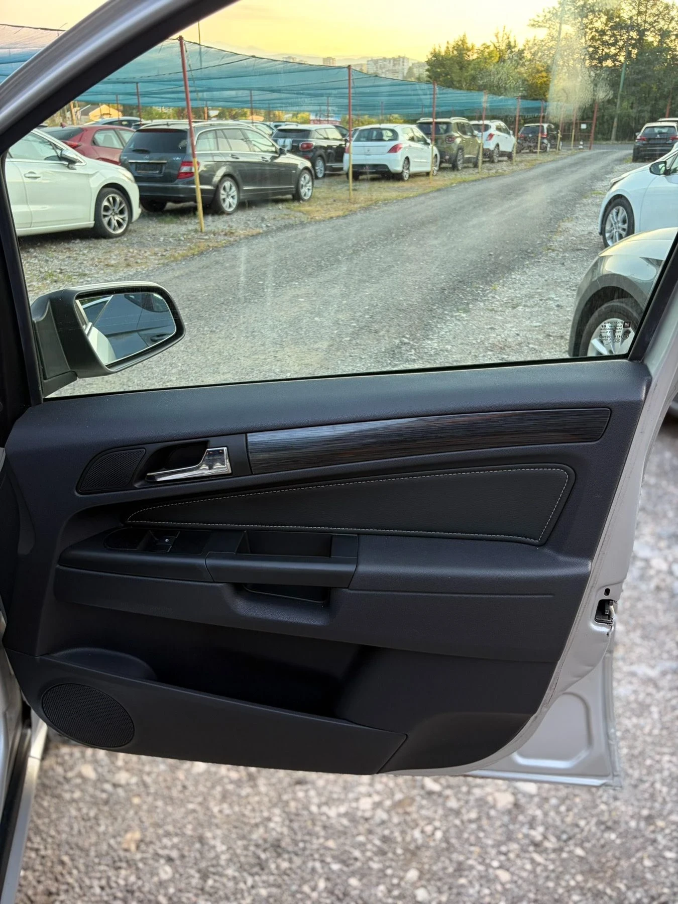 Opel Zafira 1.9 Дизел , снимка 12 - Автомобили и джипове - 56137668
