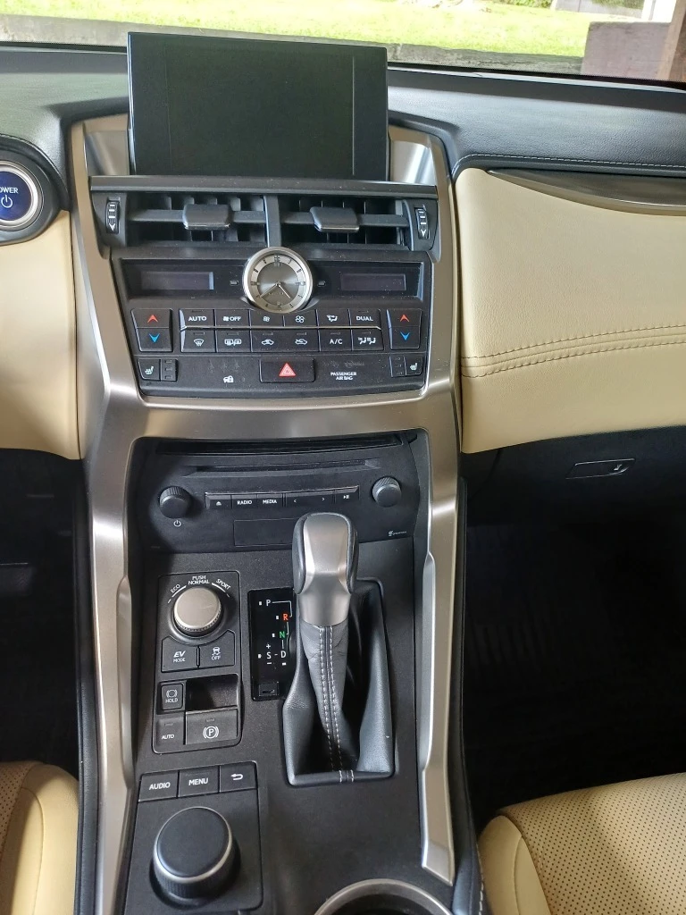 Lexus NX 300  - изображение 4