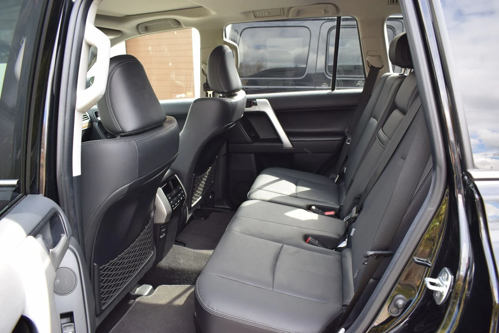 Toyota Land cruiser Executive / ОЧАКВАН ВНОС ГАРАНЦИОННА! - изображение 9
