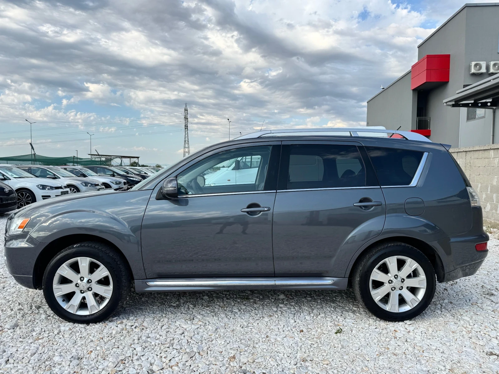 Mitsubishi Outlander 2.2 DiD 156к.с 4WD / 6+ 1 / KOJA / NAVI / PODGREV - изображение 4