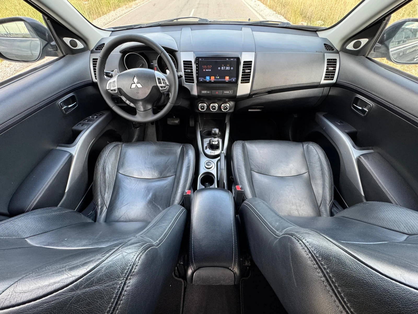Mitsubishi Outlander 2.2 DiD 156к.с 4WD / 6+ 1 / KOJA / NAVI / PODGREV - изображение 9