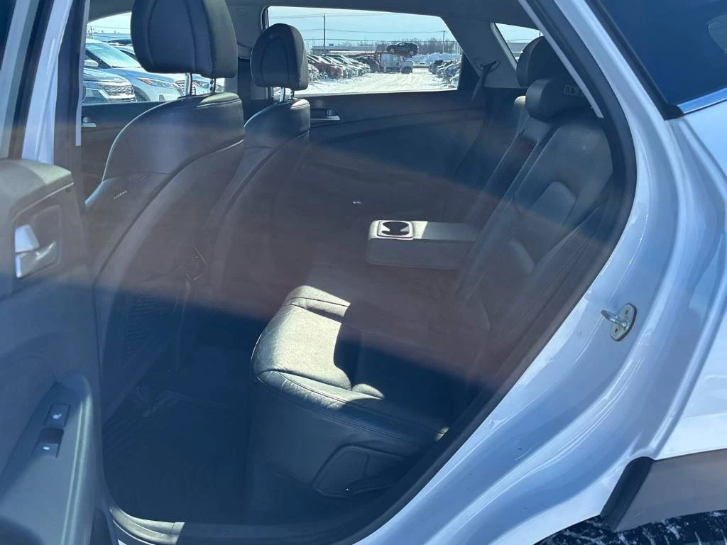 Hyundai Tucson Luxury AWD* CARFAX* МЪРТВА ТОЧКА* ПАНО - изображение 8