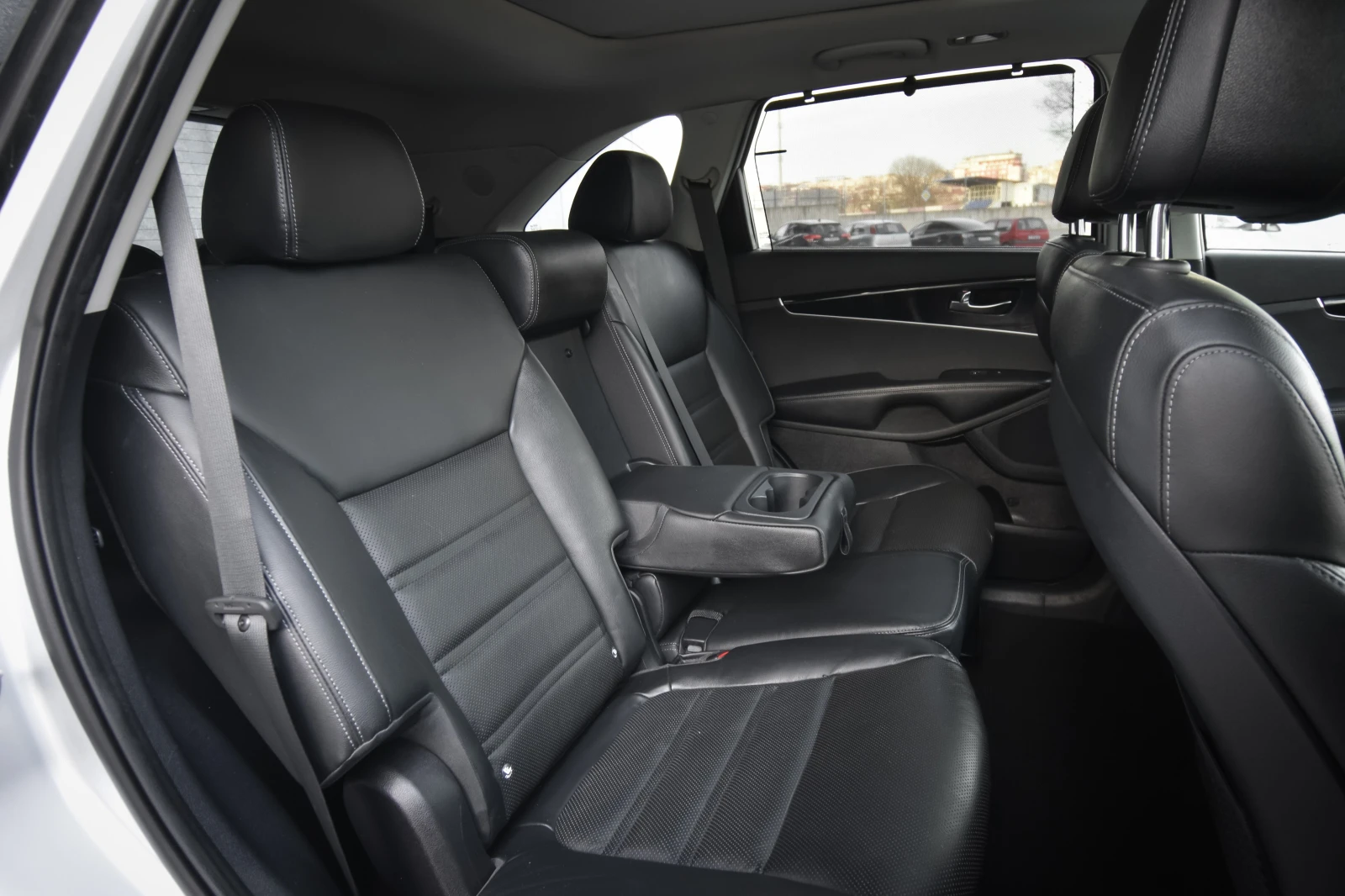 Kia Sorento 2.2 GRDI, снимка 11 - Автомобили и джипове - 53744814