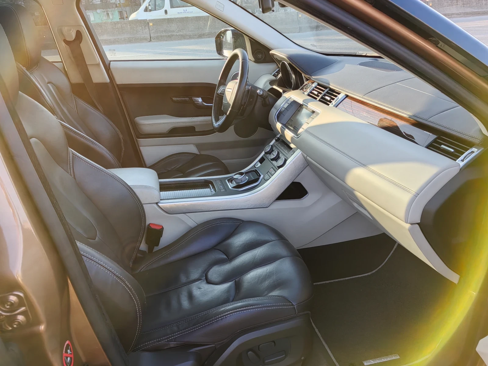 Land Rover Range Rover Evoque 2.2td 190ps 4x4, снимка 9 - Автомобили и джипове - 53826568