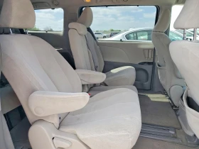 Toyota Sienna 3.5l Le 8-Passenger, снимка 11