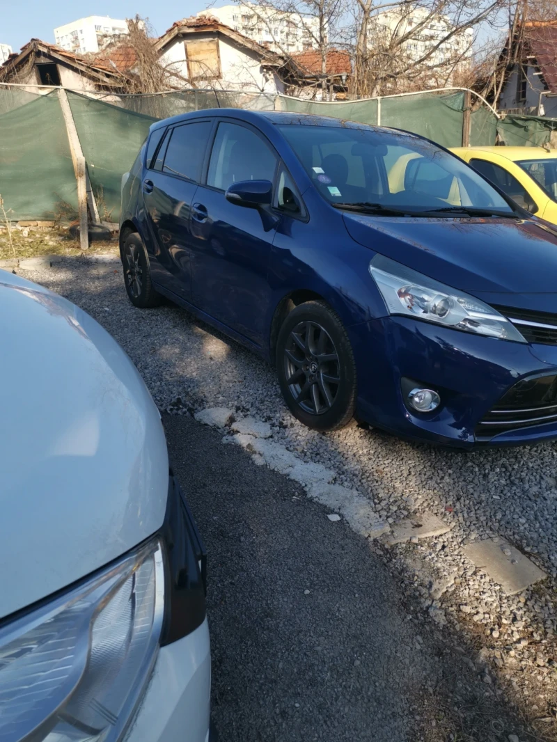 Toyota Verso 1.8 benzin avtomat, снимка 3 - Автомобили и джипове - 48903327