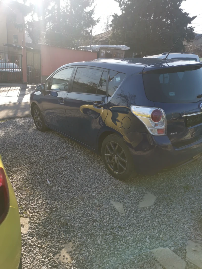 Toyota Verso 1.8 benzin avtomat, снимка 6 - Автомобили и джипове - 48903327