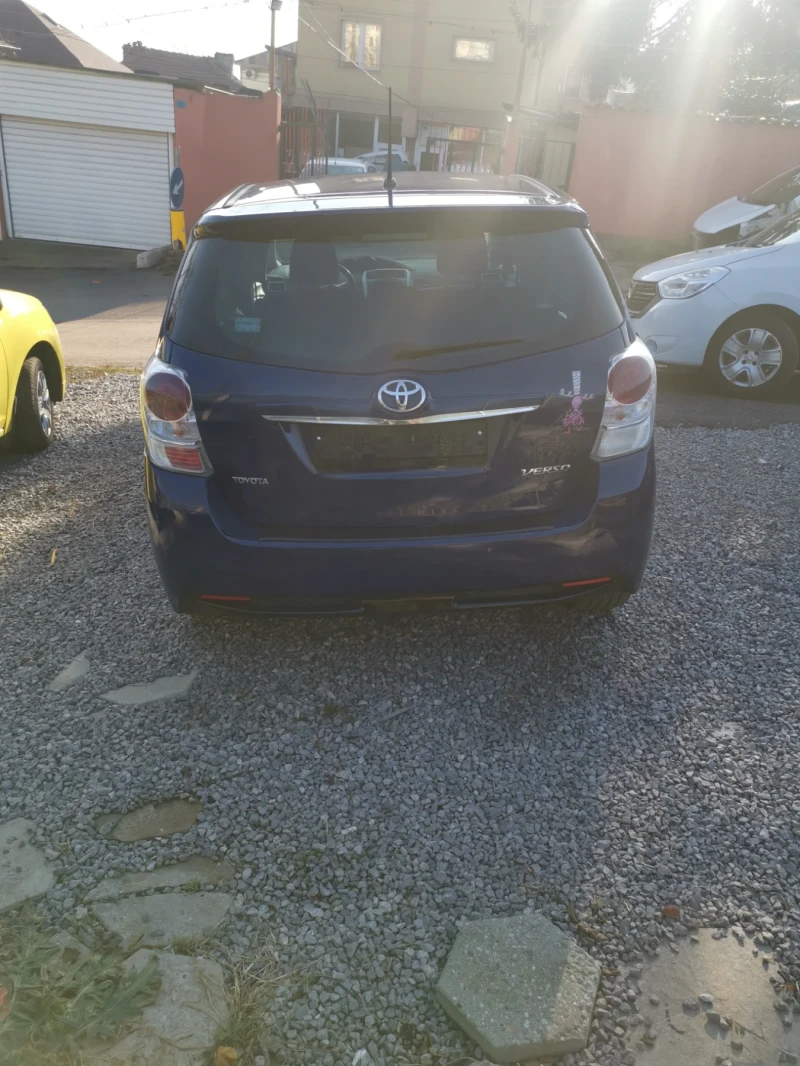 Toyota Verso 1.8 benzin avtomat, снимка 5 - Автомобили и джипове - 48903327