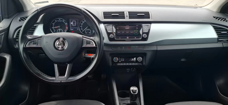 Skoda Fabia, снимка 5 - Автомобили и джипове - 52652191